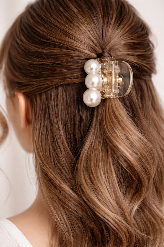 Pince à cheveux perlée élégante – Mini & chic