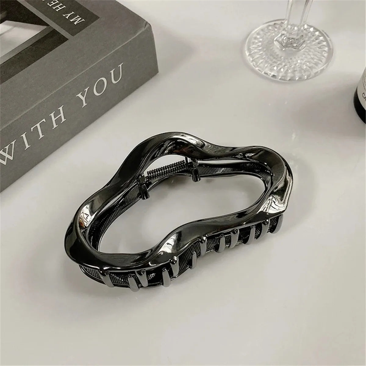 Pince à cheveux en métal chic – Maintien fort & élégance quotidienne